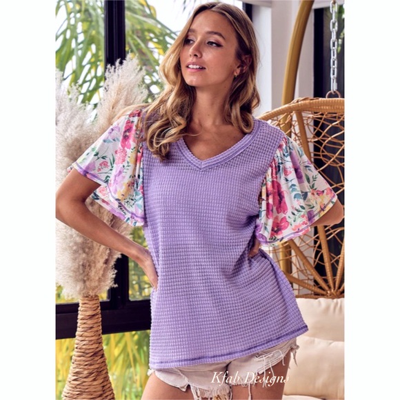 ❤️IN STOCK! V Neck Floral Bell Sleeves Popcorn Knit Contrast Stitch Top! - Picture 7 of 14